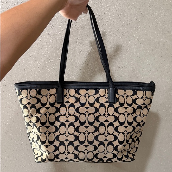 Coach Signature Canvas Zip Top Tote Black/Kahki Red Interior - Picture 2 of 14